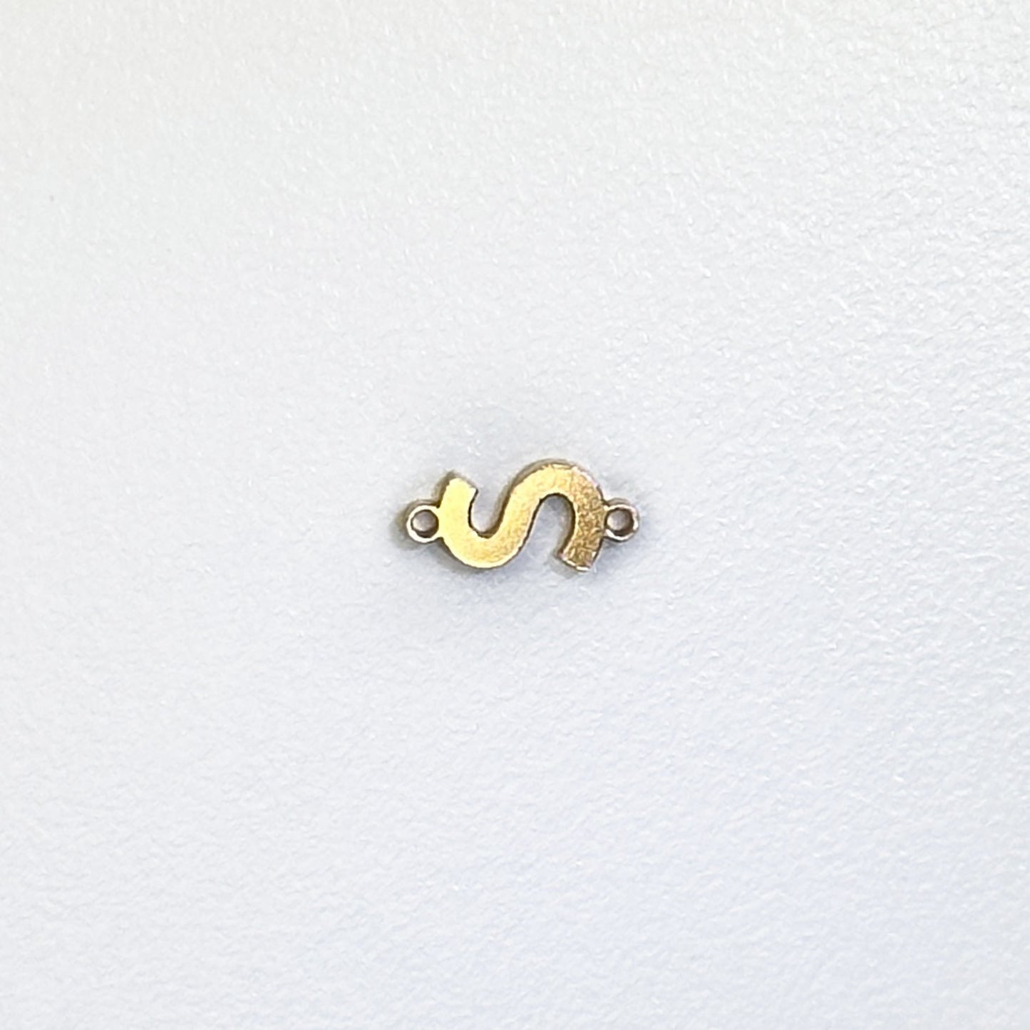 Gold-Filled Anhänger „S“ – personalisierbarer Buchstabenschmuck