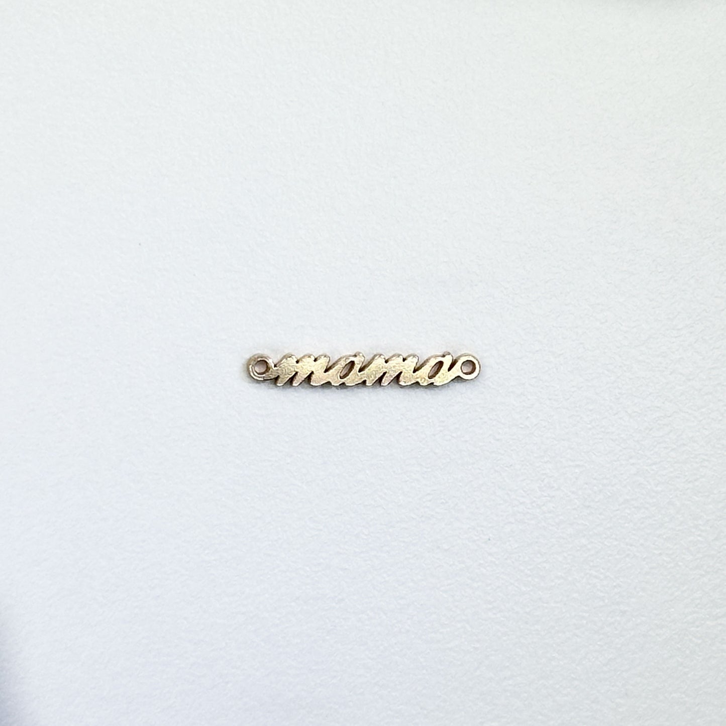 Anhänger „MAMA“ aus 14K Gold Filled – zarter Schmuck für Mamas