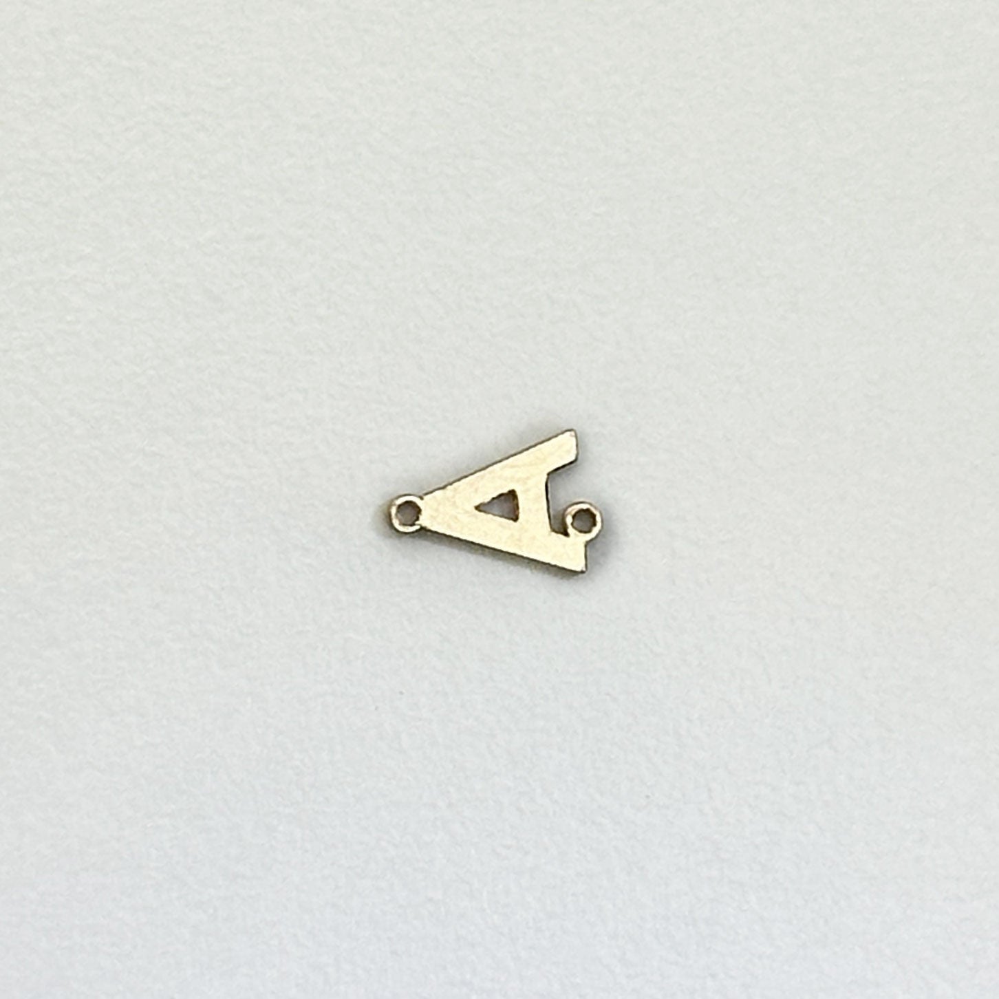 Initialen-Anhänger „A“ aus 14K Gold-Filled – filigraner Buchstabenschmuck