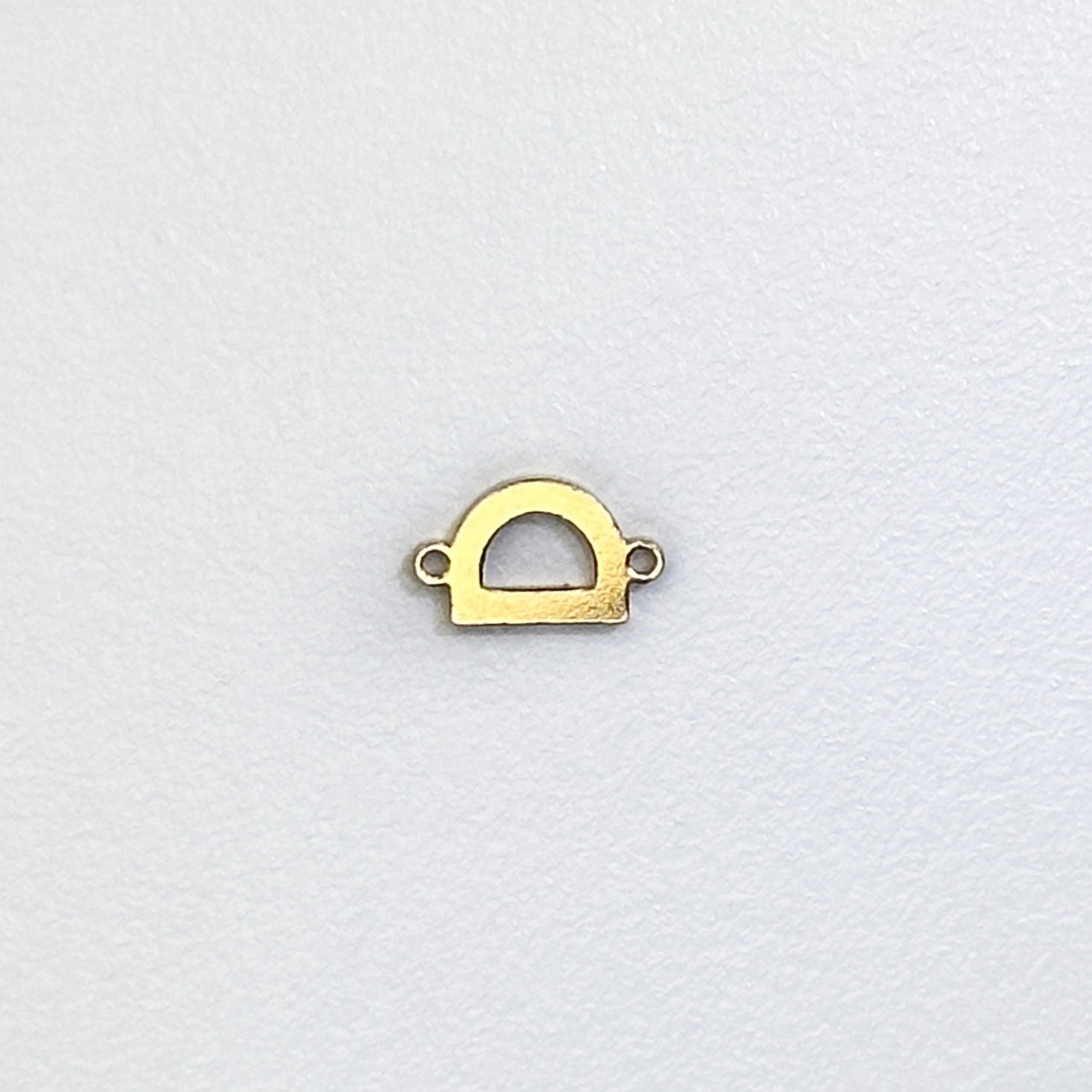 Initialen-Anhänger „D“ – meaningful letter jewelry aus Gold