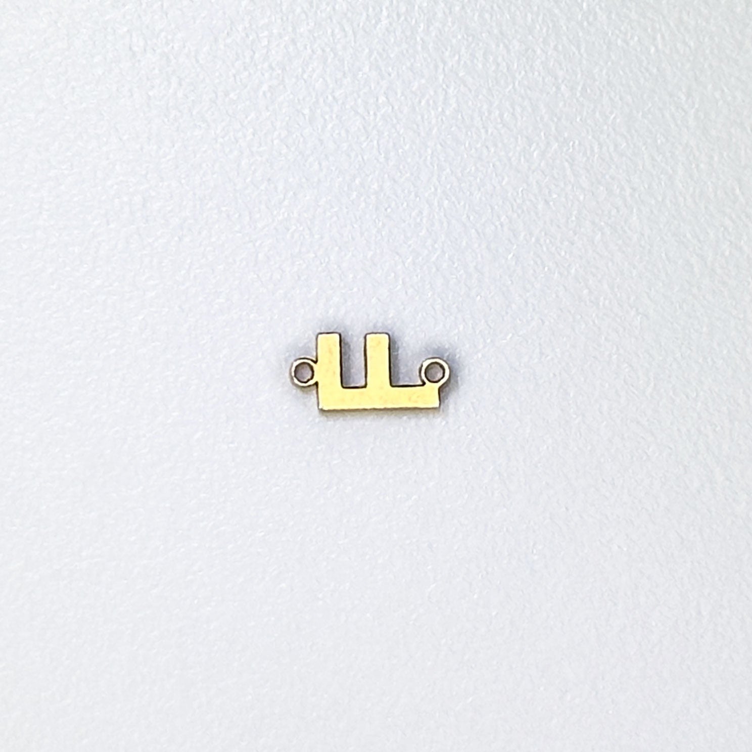 Personalisierter Schmuck „F“ – Buchstabe aus Gold-Filled