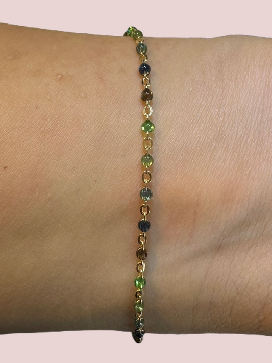 OCEAN Armband – getragen am Handgelenk, zarter Blauton-Schmuck mit Gold Filled